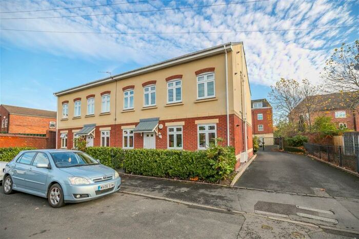 2 Bedroom Apartment To Rent In Harley Road, Sale, M33
