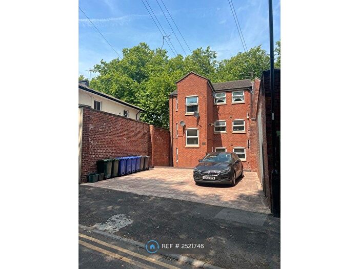 2 Bedroom Flat To Rent In Earls Court, Doncaster, DN4