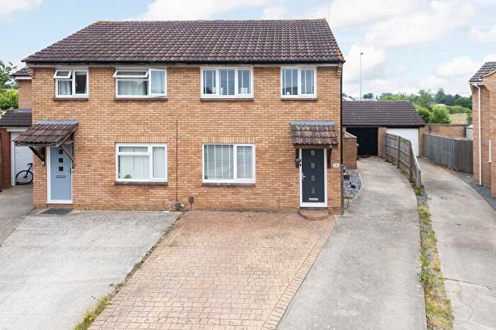 3 Bedroom Semi-Detached House For Sale In Pytenry Close, Abingdon, OX14