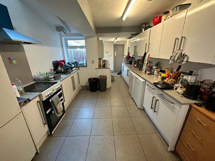 6 Bedroom House To Rent In Tiverton Road, Selly Oak, Birmingham, West Midlands, B29