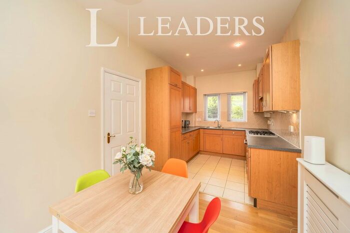 3 Bedroom Town House To Rent In The Yonne, Chester, CH1