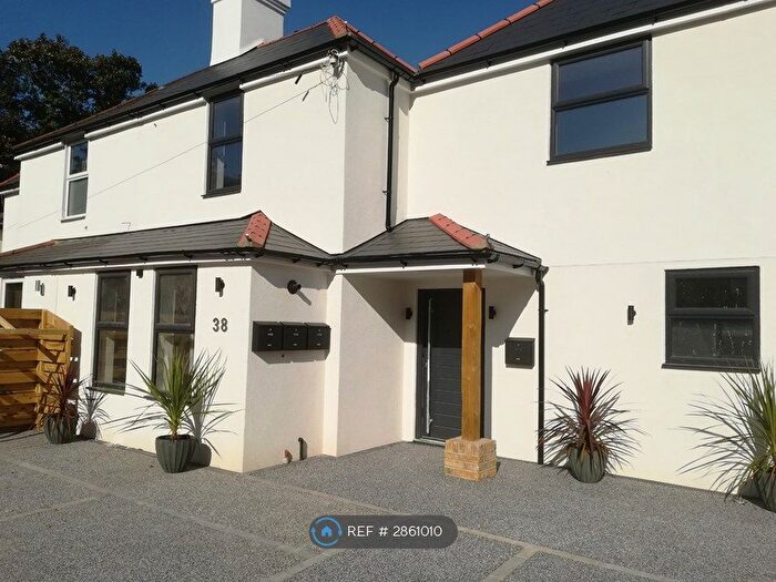 1 Bedroom Flat To Rent In Carshalton Ponds, Carshalton, SM5