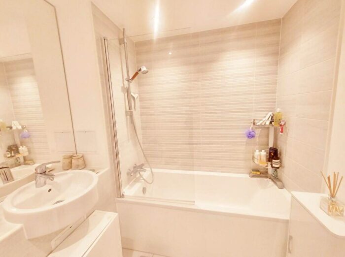 1 Bedroom Flat For Sale In Minnie Baldock Street, Canning Town, E16