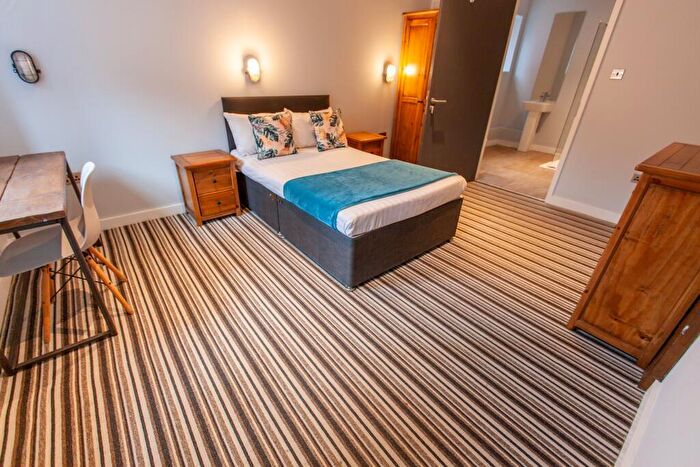 6 Bedroom House To Rent In Bailey Street, L1