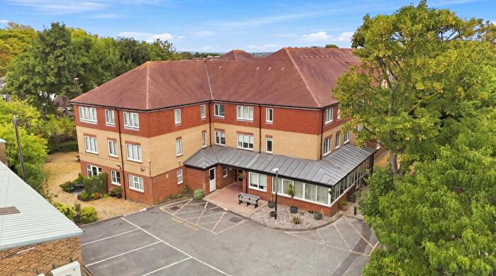 2 Bedroom Retirement Property For Sale In Westminster Court, Cambridge Park, E11