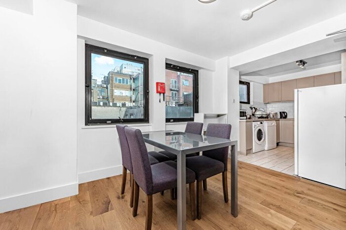 4 Bedroom Flat To Rent In Leather Lane, Farringdon, EC1N