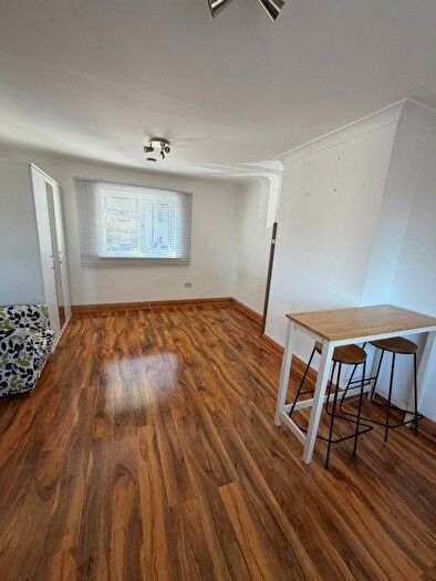 Studio To Rent In Hoylake Road, London, W3