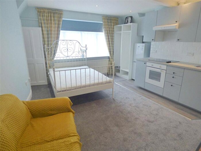 Studio To Rent In Woodland Way, Mill Hill, London, NW7