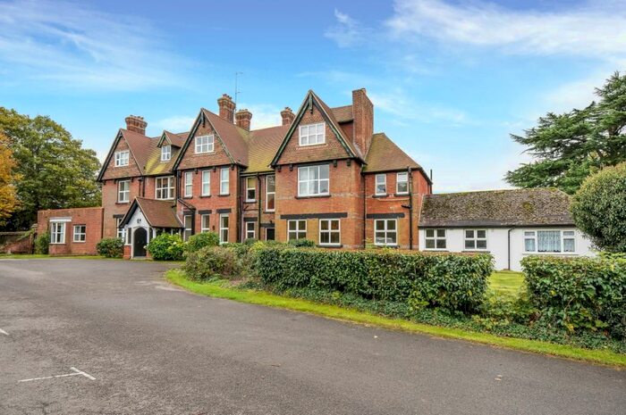 2 Bedroom Flat To Rent In Mayes Lane Warnham, RH12