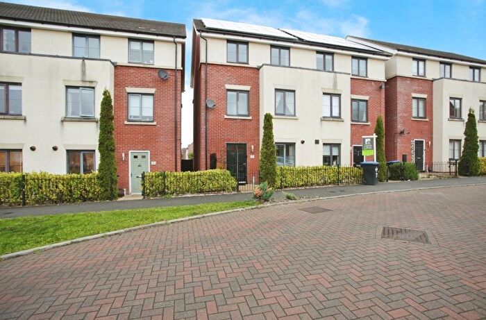 4 Bedroom Property For Sale In Aspen Road, Rugby, CV21