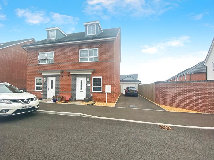 4 Bedroom Semi-Detached House To Rent In FFordd Y Spitfire, St Athan, CF62