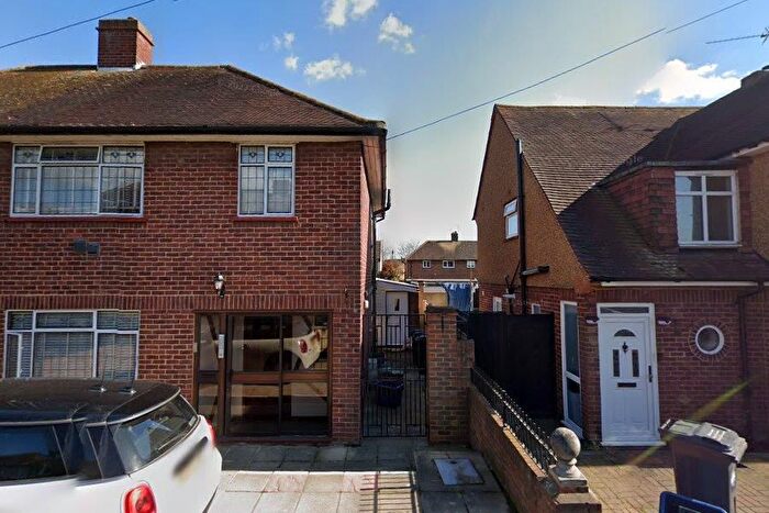 Studio To Rent In Monarch Close, Feltham, TW14