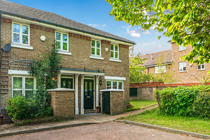 3 Bedroom End Of Terrace House To Rent In Grenard Close, Peckham, London, SE15