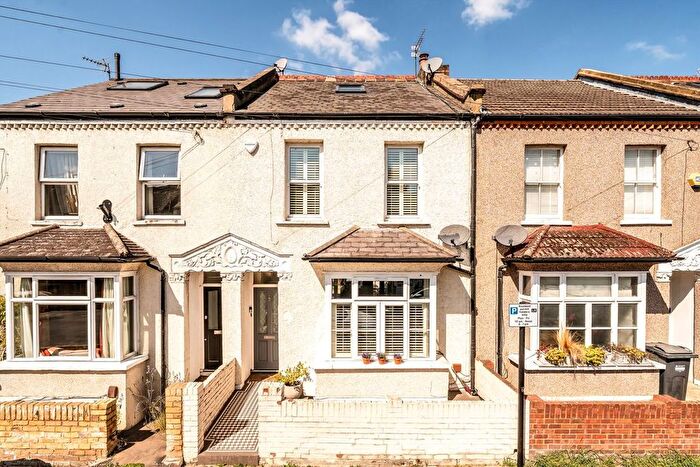4 Bedroom Property For Sale In Grainger Road, Isleworth, TW7