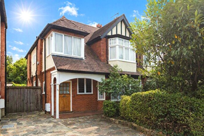 4 Bedroom Semi Detached House For Sale In Lyndhurst Avenue, Mill Hill, NW7