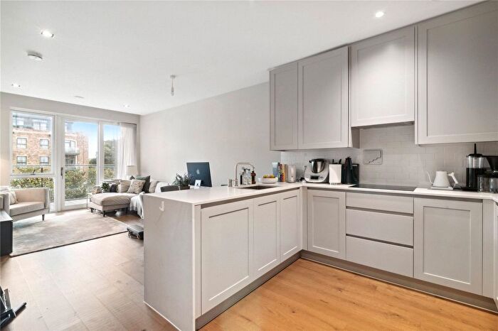 2 Bedroom Flat To Rent In Renaissance Square Apartments, Palladian Gardens, London, W4