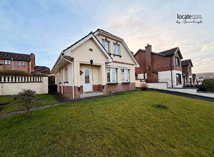 3 Bedroom Detached House For Sale In College Glen, Derry, BT48