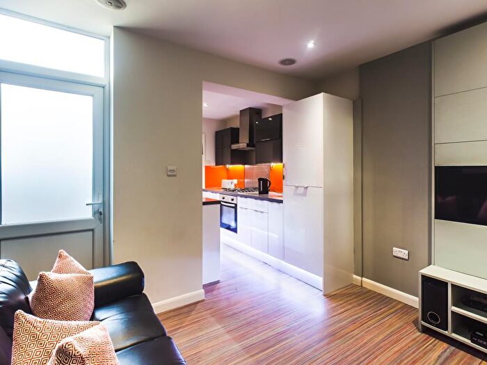 4 Bedroom Terraced House To Rent In Watford Street, Stoke, ST4