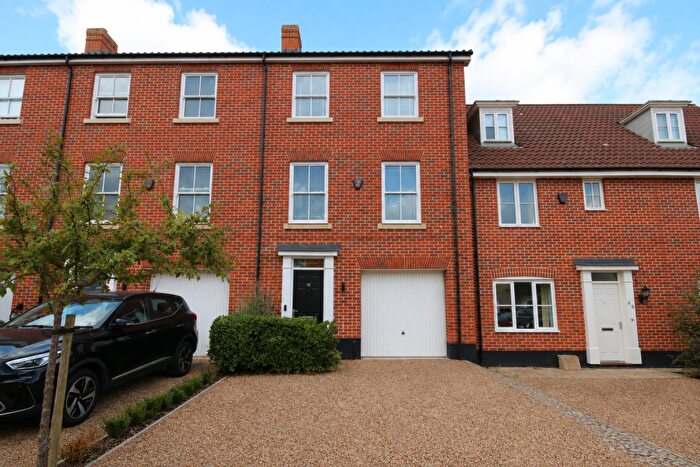 4 Bedroom Terraced House For Sale In Avocet Rise, Sprowston, NR7