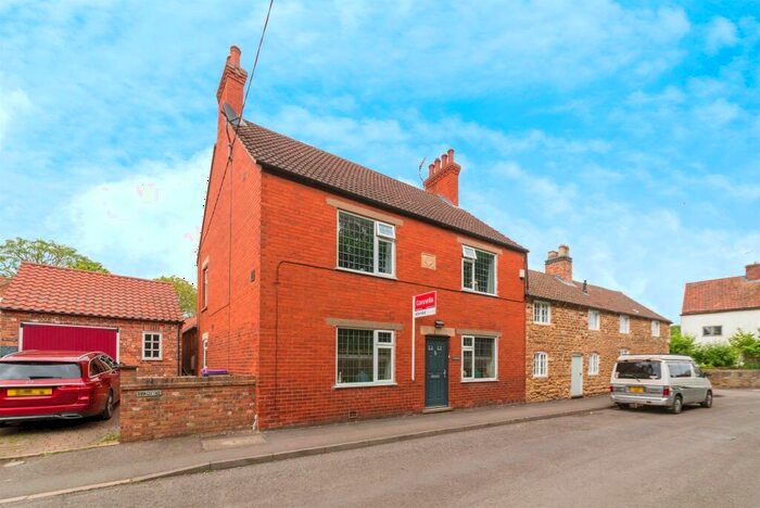 4 Bedroom Semi-Detached House For Sale In Church Street, Barrowby, Grantham, NG32