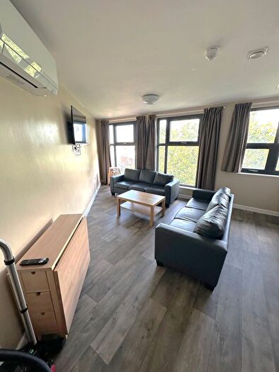 6 Bedroom Flat To Rent In Classic House, Stokes Croft, Bristol, BS1