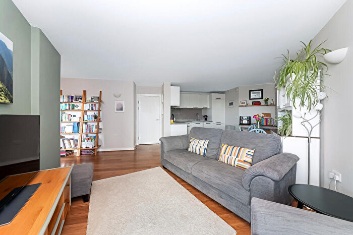 2 Bedroom Apartment For Sale In Washington Building, Deals Gateway, London, SE13