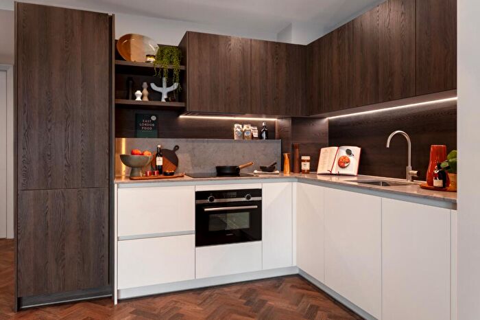 1 Bedroom Flat For Sale In Queens Cross, Royal Eden Docks, E16