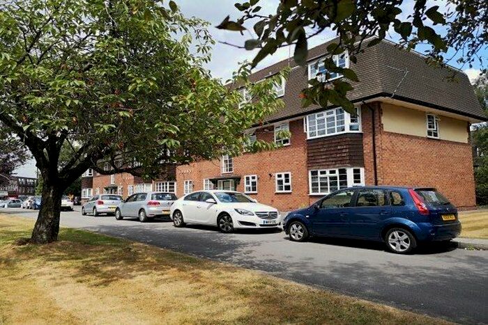 3 Bedroom Flat To Rent In Viceroy Court, Manchester M20