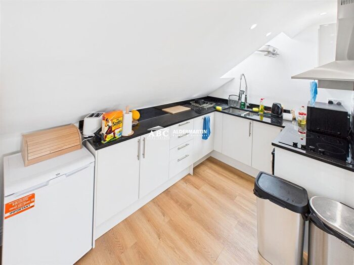 1 Bedroom Flat To Rent In Green Lane, Hendon, London, NW4