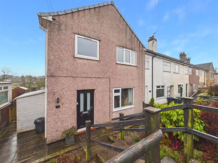 3 Bedroom End Of Terrace House For Sale In Sherwood Road, Buxton, SK17