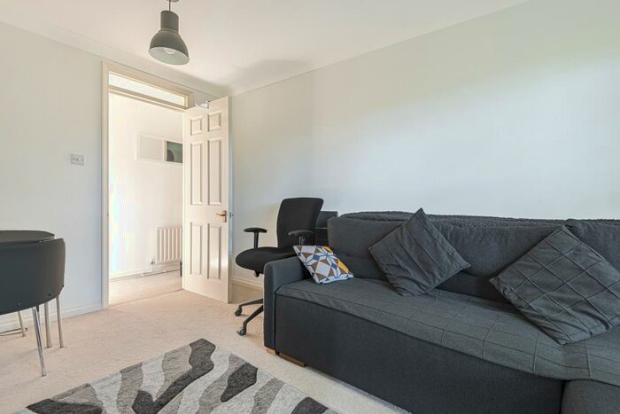 1 Bedroom Apartment To Rent In Warren Down, Bracknell, RG42