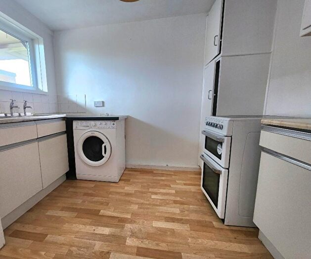 2 Bedroom Maisonette To Rent In Hood Road, Southampton, SO18