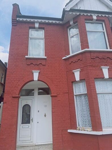 2 Bedroom Flat To Rent In Curzon Crescent, London, NW10