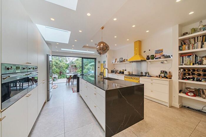 5 Bedroom Terraced House To Rent In Rathcoole Avenue London, N8