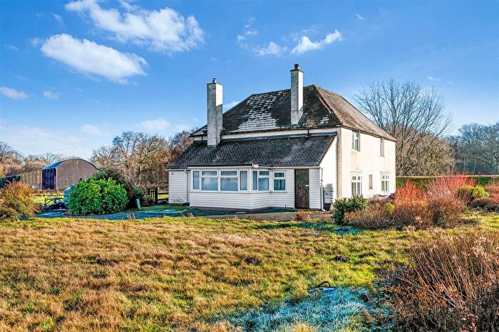 4 Bedroom Detached House To Rent In Reads Rest Lane, Tadworth, KT20