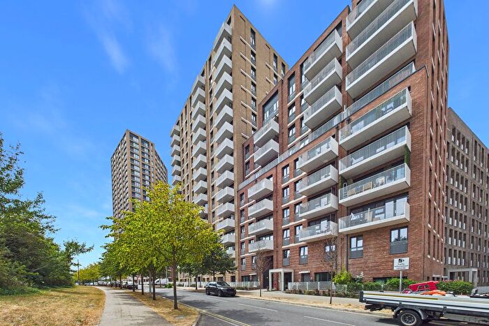 2 Bedroom Flat For Sale In Lakeside Drive, London, NW10