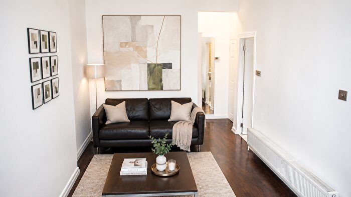 1 Bedroom Flat To Rent In Nassau Street, London, W1W
