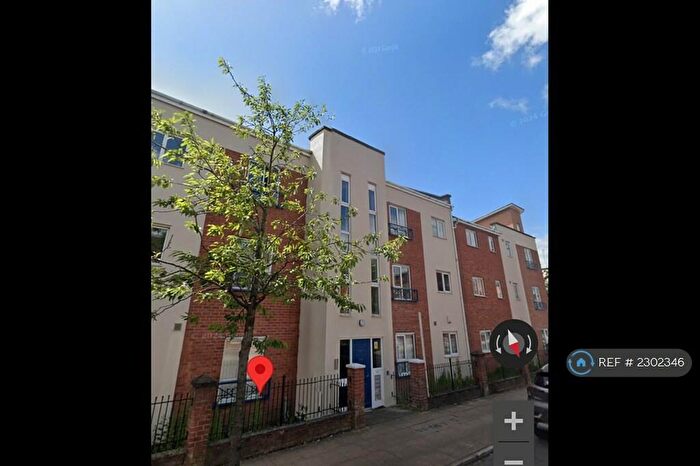 2 Bedroom Flat To Rent In Stretford Rd, Hulme, M15