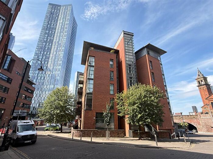 1 Bedroom Apartment For Sale In Deansgate Quay, Manchester, M3
