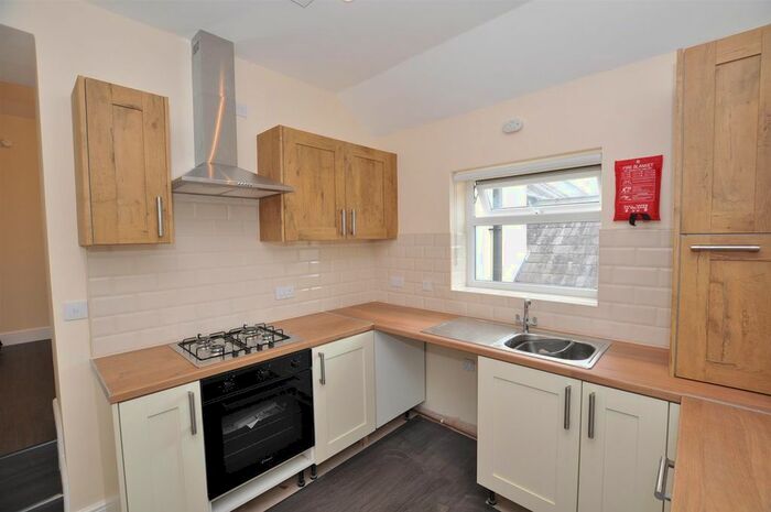 2 Bedroom Flat To Rent In St. John Street, Whitland, SA34