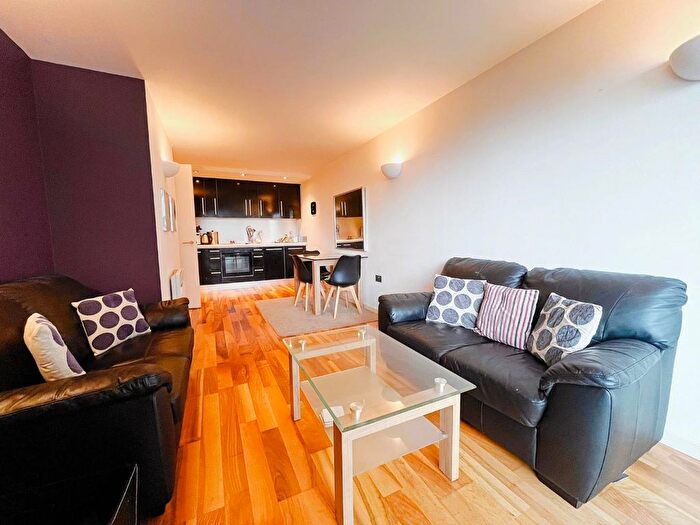 2 Bedroom Flat To Rent In Whitehall Waterfront, Riverside Way, Leeds, LS1