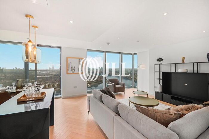 2 Bedroom Apartment For Sale In Landmark Pinnacle, Marsh Wall, E14