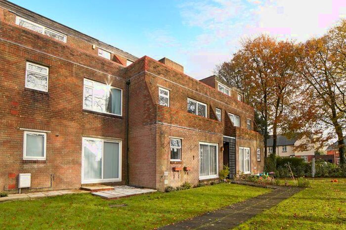 1 Bedroom Flat To Rent In Cowley Close, Dorchester, DT1