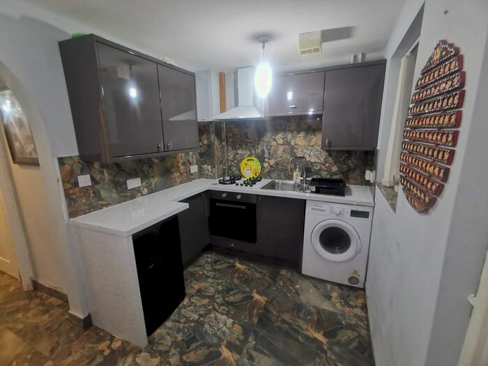 1 Bedroom Flat To Rent In Sockburn Close, Leicester, Leicestershire, LE5