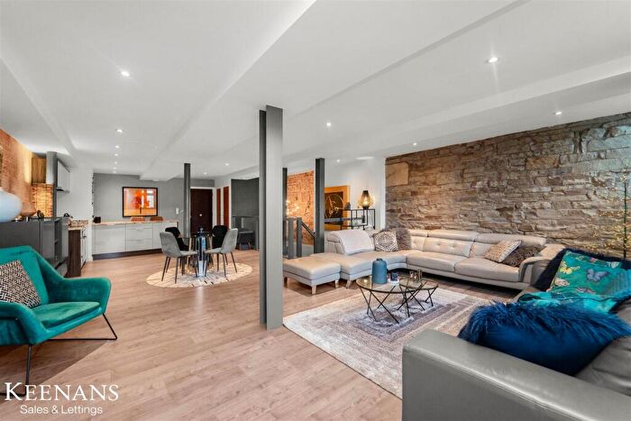 2 Bedroom Duplex For Sale In Holcombe Road, Rossendale, BB4