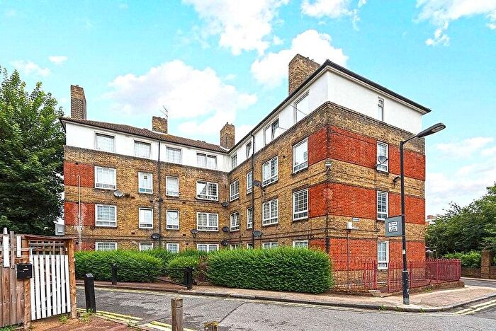 2 Bedroom Flat For Sale In Swan Road, London, SE16