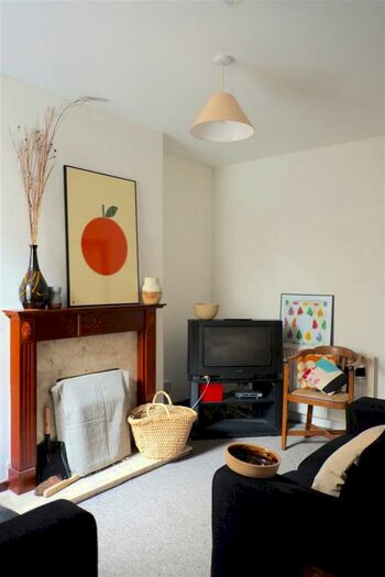 3 Bedroom Private Hall To Rent In Hope Street, Lancaster, LA1