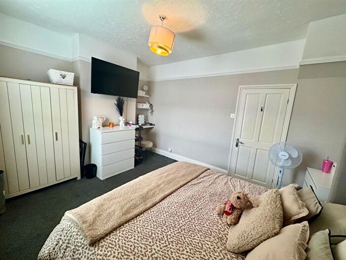 2 Bedroom Terraced House For Sale In Spring Bank, Scarborough, YO12