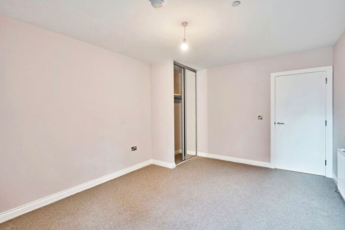 1 Bedroom Flat For Sale In Earlham Grove, London, E7
