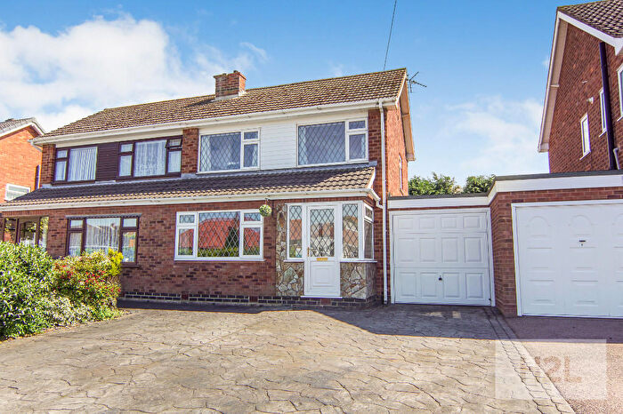 3 Bedroom Semi-Detached House To Rent In Claremont Road, Tamworth, B79